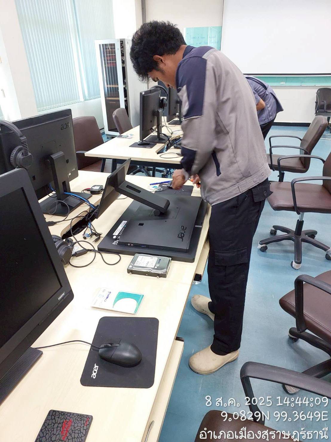เปลี่ยน RAM ,SSD คอมพิวเตอร์ห้องปฏิบัติการทางภาษา จำนวน 82 ตัว คณะมนุษย์ศาสตร์ - มหาวิทยาลัยราชภัฏสุราษฎร์ธานี