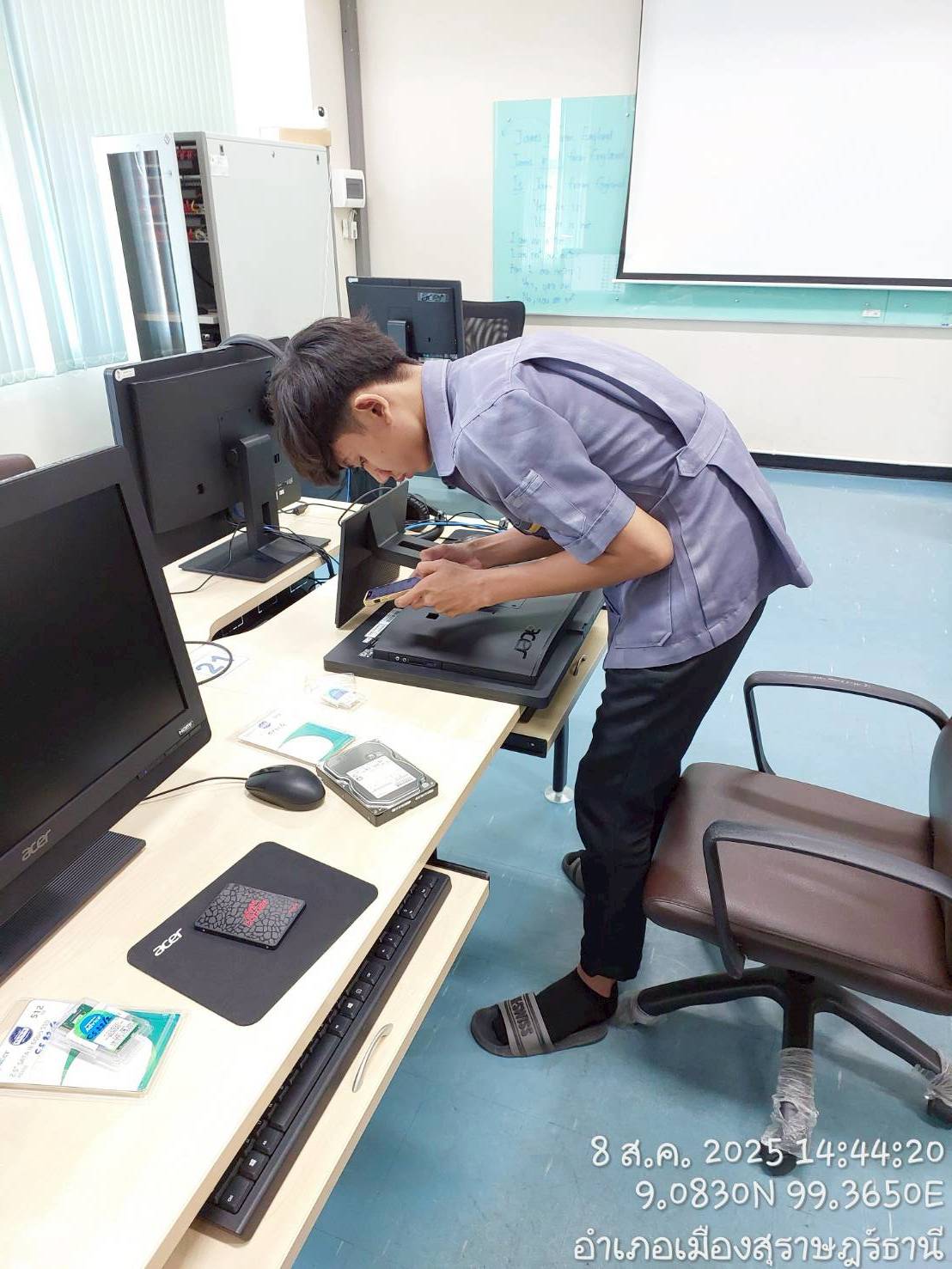 เปลี่ยน RAM ,SSD คอมพิวเตอร์ห้องปฏิบัติการทางภาษา จำนวน 82 ตัว คณะมนุษย์ศาสตร์ - มหาวิทยาลัยราชภัฏสุราษฎร์ธานี